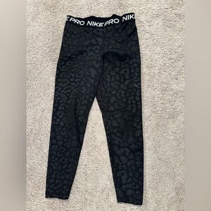 Nike Women’s Black Leopard Print Leggings